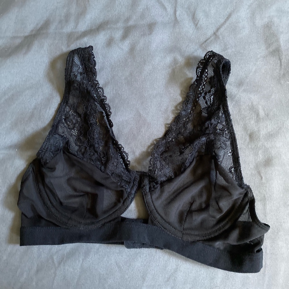 UO bra